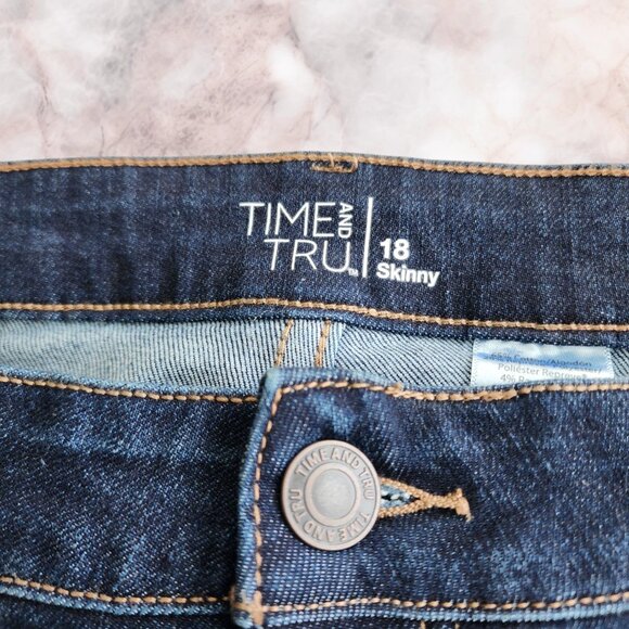 Time and Tru Distressed Skinny Jean Size 18 - Picture 3 of 8